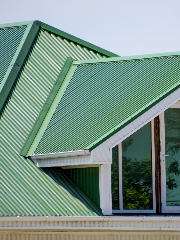 Peinture extérieur de toiture à Portneuf.